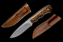 Messer “Duke“<br />Desert Ironwood<br /> Klinge: Damast-Stahl, 11 cm <br /> Gesamtlänge: 21,5 cm <br />CHF 1.000,-<br />